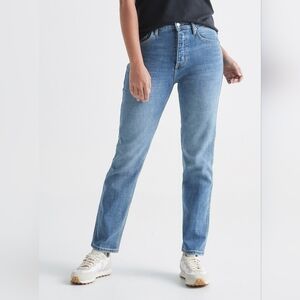 DUER HR Straight Leg Jeans.
